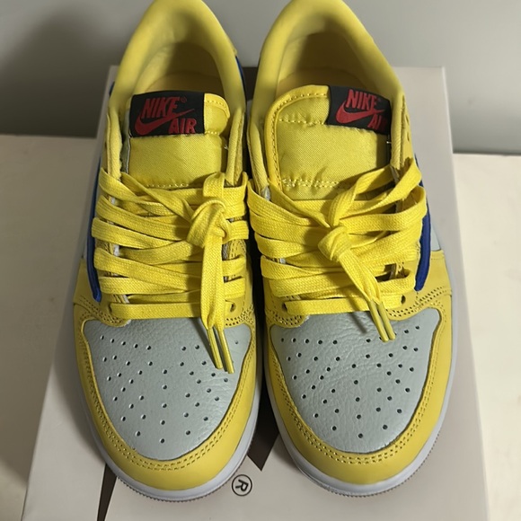 Travis Scott × Wmns Size 6 Air Jordan 1
Retro Low OG SP 'Canary' - Picture 4 of 7